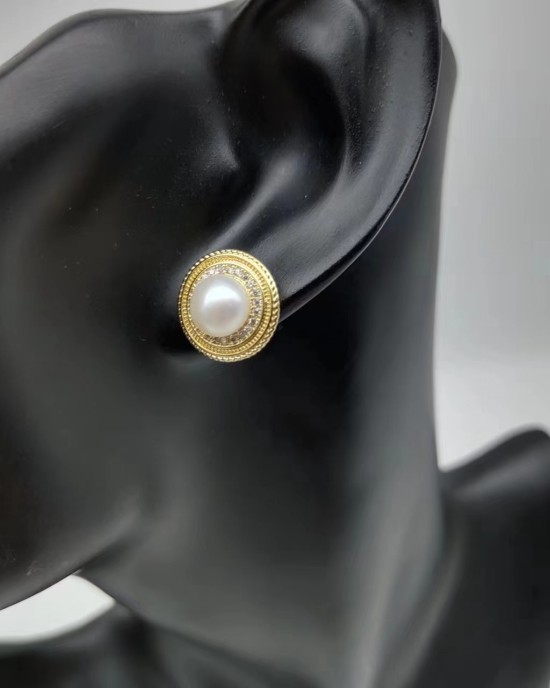 Round Pearl Earrings